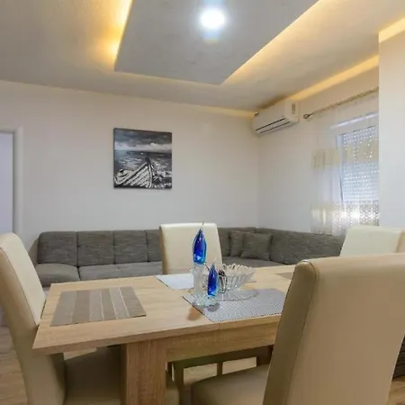 In Okrug Gornji With Sea View, Terrace, Air Conditioning, Wifi 5134-1 Trogir